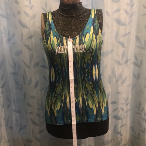 Jazzercise Athletic Top with Built-in shelf Bra - Picture 6 of 9